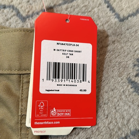 The North Face men’s size 34 daytrip cargo short. Color kelp tan. NWT - Picture 4 of 5